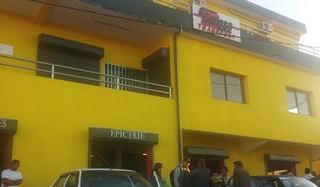 Notre bureau est au 1er étage de ce bâtiment