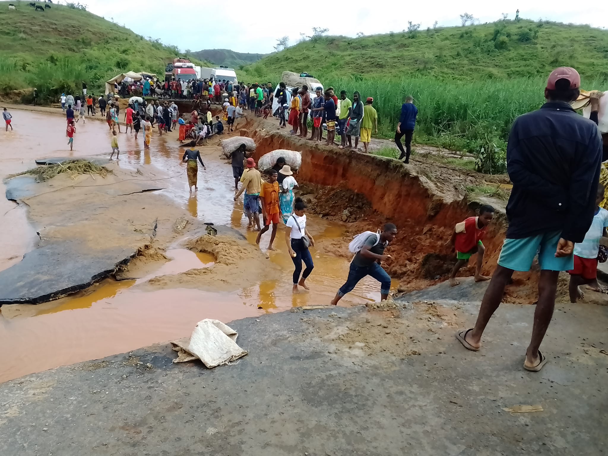 La route reliant Majunga à Tananarive a été emportée par les pluies de janvier