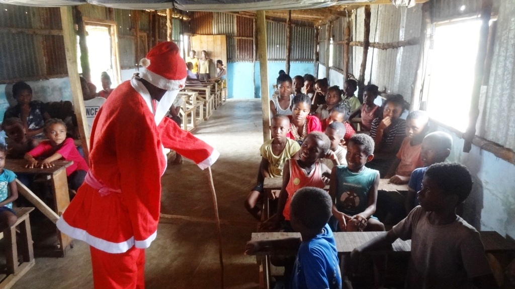 Le Père Noël fascine les enfants, ici comme ailleurs 