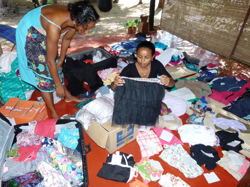Collecte et distribution de vêtements pour les enfants
