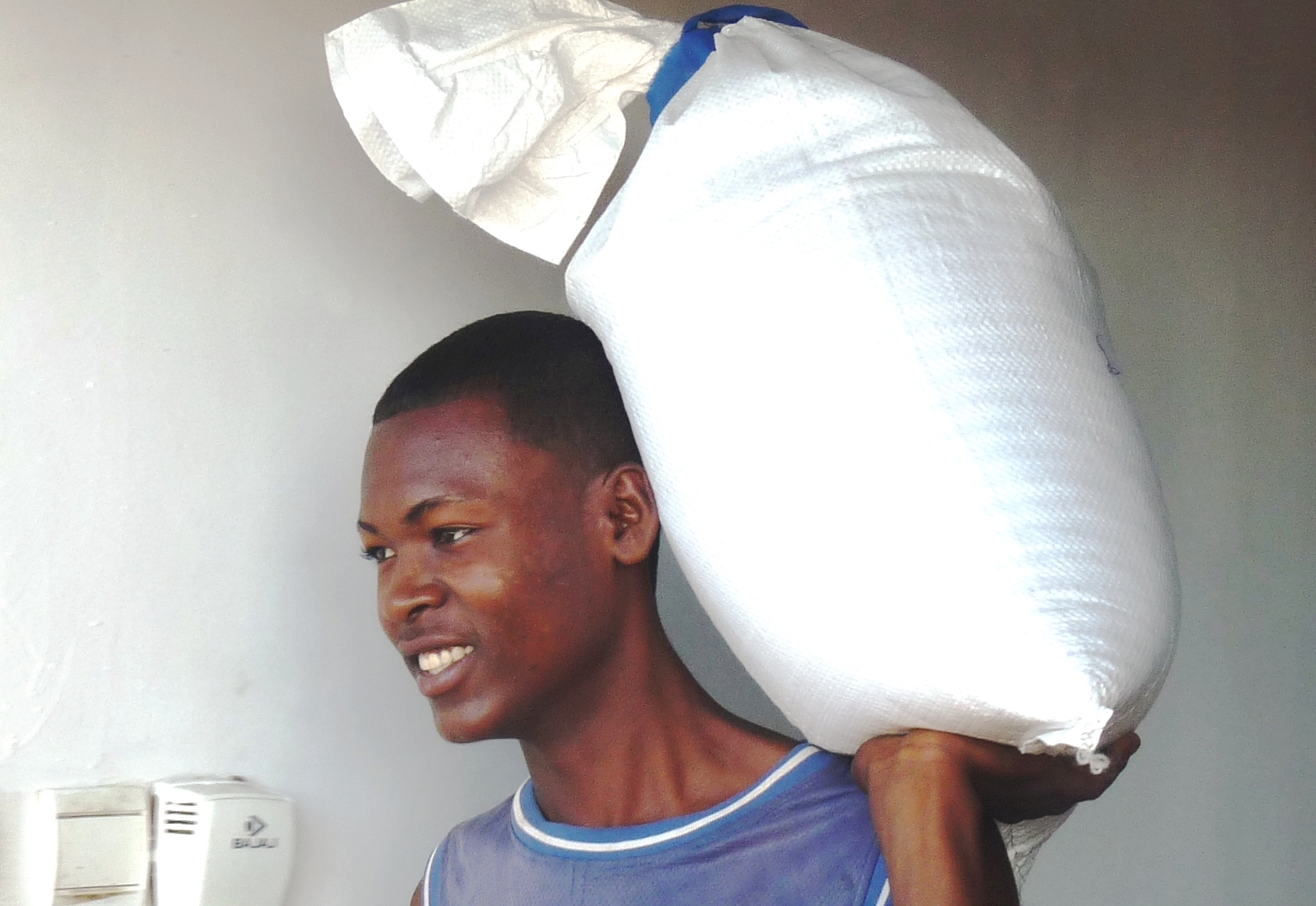 Le riz donné par Solidarité Enfants du Monde une nécessité pour les familles très pauvres